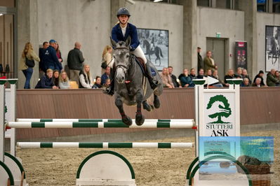 Blue Hors
5 års finale spring
Keywords: caroline knudsen;diva r