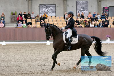 Blue Hors
7 års finale
Keywords: everian l;anna kasparcack