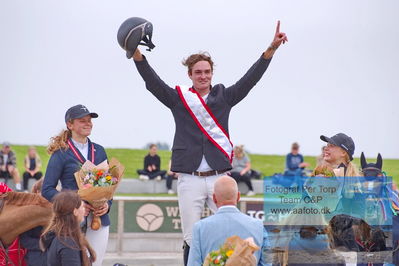 2. Kval. og Finale af Agria DRF Mesterskab U21 præsenteret af TG Horseboxes - S12. Kval. og Finale af Agria DRF Mesterskab U25 præsenteret af PAVO Springning Heste
Keywords: dm;pt;theodor wildfang just linde;frida munk lassen;josefine sandgaard moerup;lap of honour