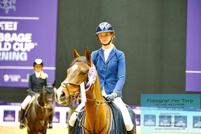 CSIP FEI Jumping Ponies Trophy (238.2.1) 1.25m
Keywords: zoe keys;victory day;lap of honour