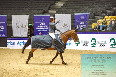 Easy Agri Care CSI2 Big Tour LR (238.2.2) 1.45m
Keywords: stine cassoe jacobsen;finette ask;lap of honour