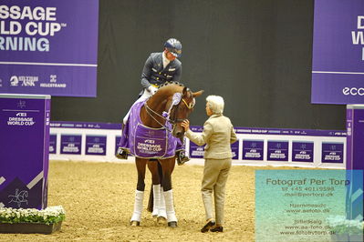 FEI Dressage World Cup Grand Prix
Keywords: patrik kittel;touch down;lap of honour