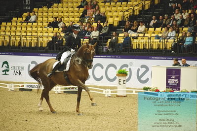 FEI Dressage World Cup Grand Prix Freestyle
Keywords: devenda dijkstra;hero