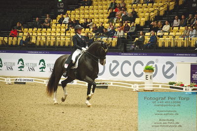 FEI Dressage World Cup Grand Prix Freestyle
Keywords: nadja aaboe sloth;favour gersdorf