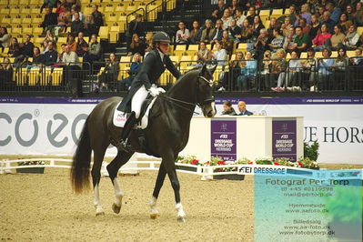 FEI Dressage World Cup Grand Prix Freestyle
Keywords: nadja aaboe sloth;favour gersdorf