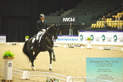 FEI Dressage World Cup Grand Prix Freestyle
Keywords: andreas helgstrand;queenparks wendy