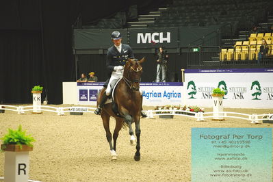 FEI Dressage World Cup Grand Prix Freestyle
Keywords: patrik kittel;touch down