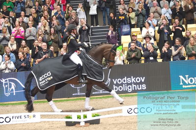 09 ECCO CDI5Grand Prix Special (GPS) - ECCO FIVE STAR DRESSAGE
Keywords: daniel bachmann andersen;cathrine laudrup-dufour;nanna skodborg merrald;lap of honour