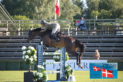 Stiftelsen Falsterbo Horse Show Prize
145cm
Keywords: falsterbo;nico lupino;iniesta