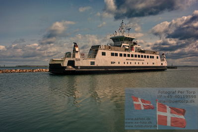 Different photos of wessels and ports
Rørvig havn, Roervig harboiur
Keywords: isefjord;ship