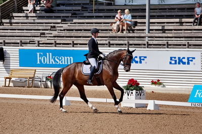 Folksam Open dressyr 5 åriga hästar
Keywords: pt;dennis kjaer;De niro Fashion m