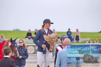 2. Kval. og Finale af Agria DRF Mesterskab U21 præsenteret af TG Horseboxes - S12. Kval. og Finale af Agria DRF Mesterskab U25 præsenteret af PAVO Springning Heste
Keywords: dm;pt;theodor wildfang just linde;frida munk lassen;josefine sandgaard moerup;lap of honour