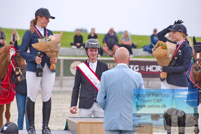 2. Kval. og Finale af Agria DRF Mesterskab U21 præsenteret af TG Horseboxes - S12. Kval. og Finale af Agria DRF Mesterskab U25 præsenteret af PAVO Springning Heste
Keywords: dm;pt;theodor wildfang just linde;frida munk lassen;josefine sandgaard moerup;lap of honour