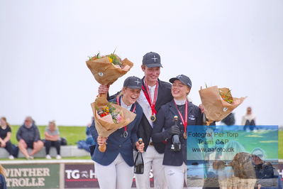 2. Kval. og Finale af Agria DRF Mesterskab U21 præsenteret af TG Horseboxes - S12. Kval. og Finale af Agria DRF Mesterskab U25 præsenteret af PAVO Springning Heste
Keywords: dm;pt;theodor wildfang just linde;frida munk lassen;josefine sandgaard moerup;lap of honour