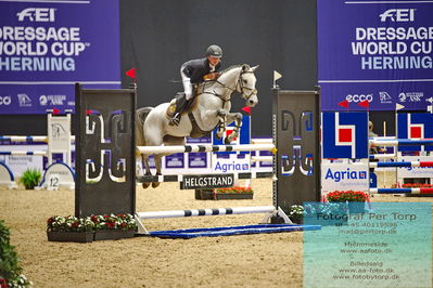 CSIP FEI Jumping Ponies Trophy (238.2.1) 1.25m
Keywords: senan reape;catness 8