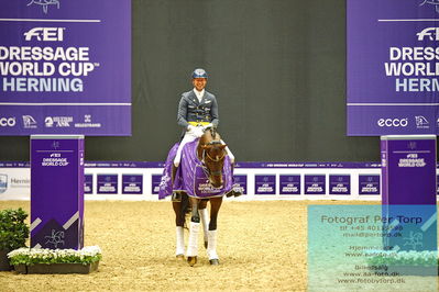 FEI Dressage World Cup Grand Prix
Keywords: patrik kittel;touch down;lap of honour