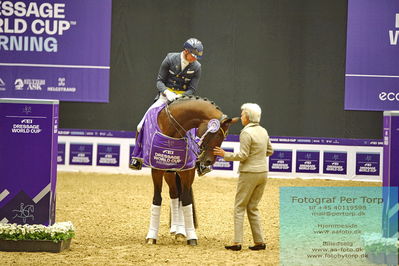 FEI Dressage World Cup Grand Prix
Keywords: patrik kittel;touch down;lap of honour