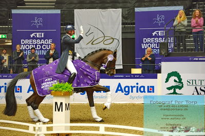 FEI Dressage World Cup Grand Prix
Keywords: patrik kittel;touch down;lap of honour