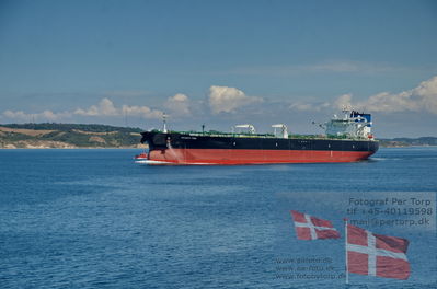 Different photos of wessels and ports
på vej ud af kalundborg fjord - passere røsnøs fyr
Keywords: ship;seaways frio;tanker