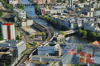 Keywords: fjernsyns taernet billeder;Berl;railin Jannowitzbrücke station